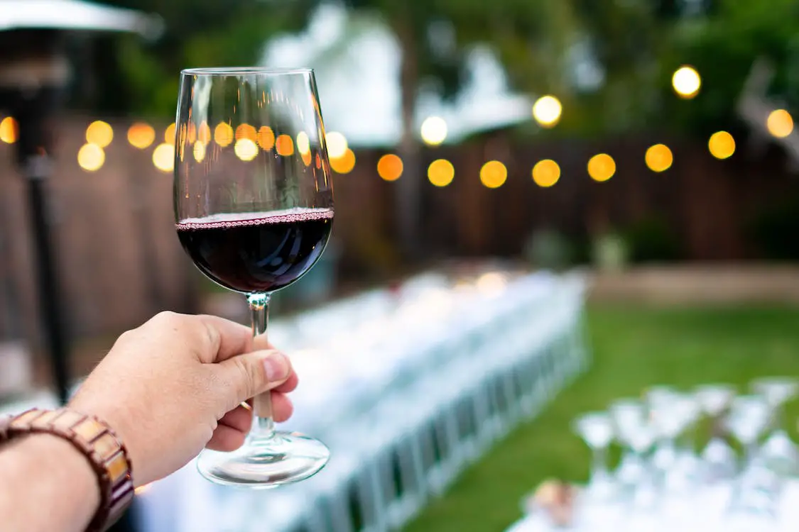 Hvor mange genstande er der i et glas vin?